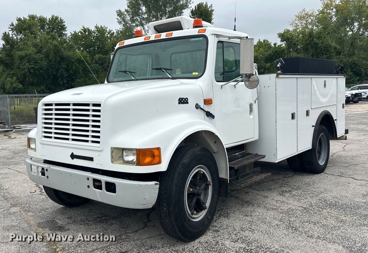 image for item EK0031 1996 International  4700 4X2 utility / service truck