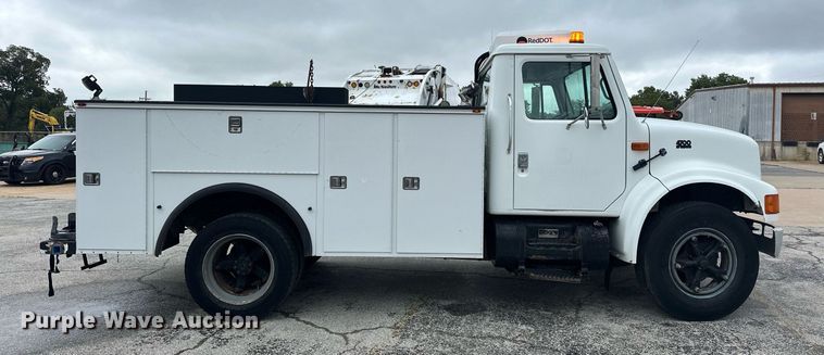 image for item EK0031 1996 International  4700 4X2 utility / service truck