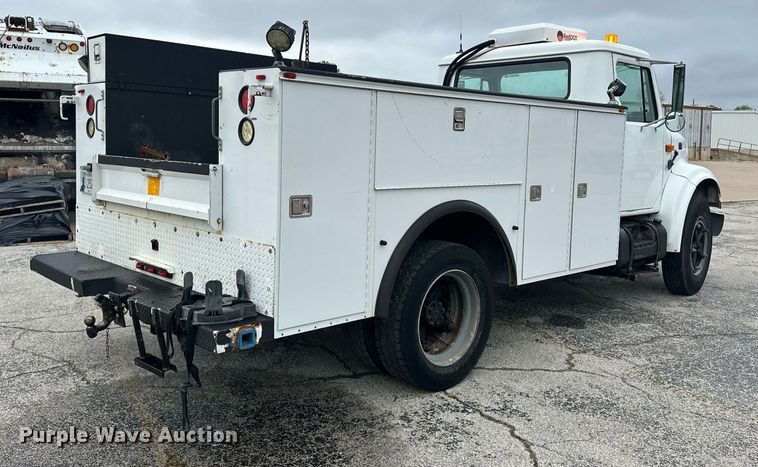 image for item EK0031 1996 International  4700 4X2 utility / service truck