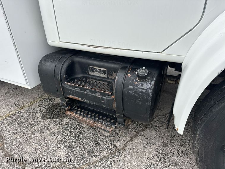 image for item EK0031 1996 International  4700 4X2 utility / service truck