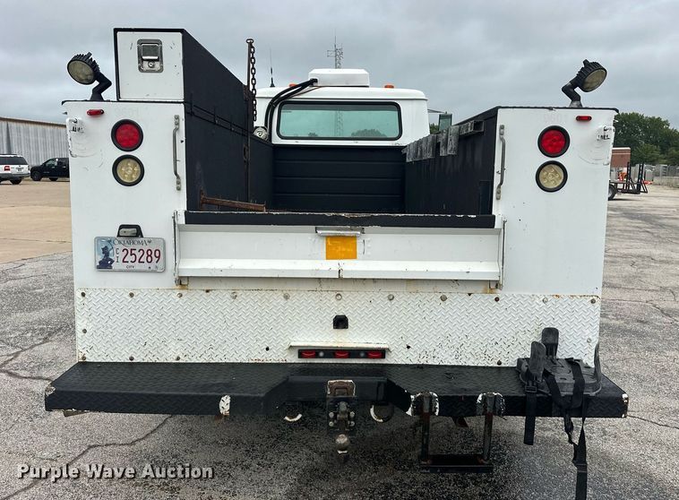 image for item EK0031 1996 International  4700 4X2 utility / service truck