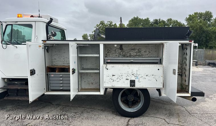 image for item EK0031 1996 International  4700 4X2 utility / service truck