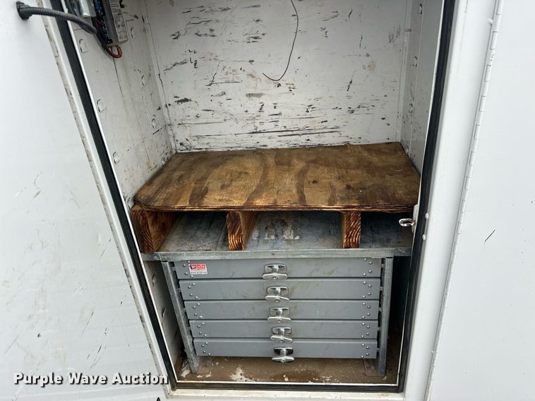 image for item EK0031 1996 International  4700 4X2 utility / service truck