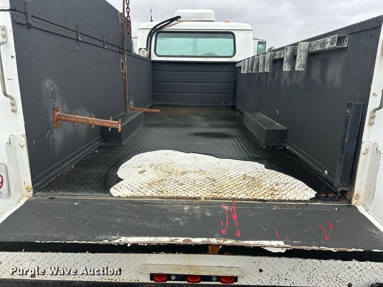 image for item EK0031 1996 International  4700 4X2 utility / service truck