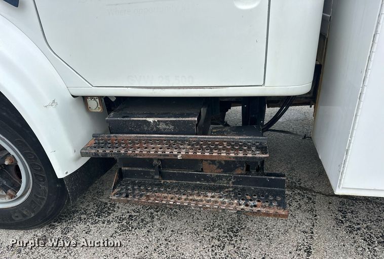 image for item EK0031 1996 International  4700 4X2 utility / service truck