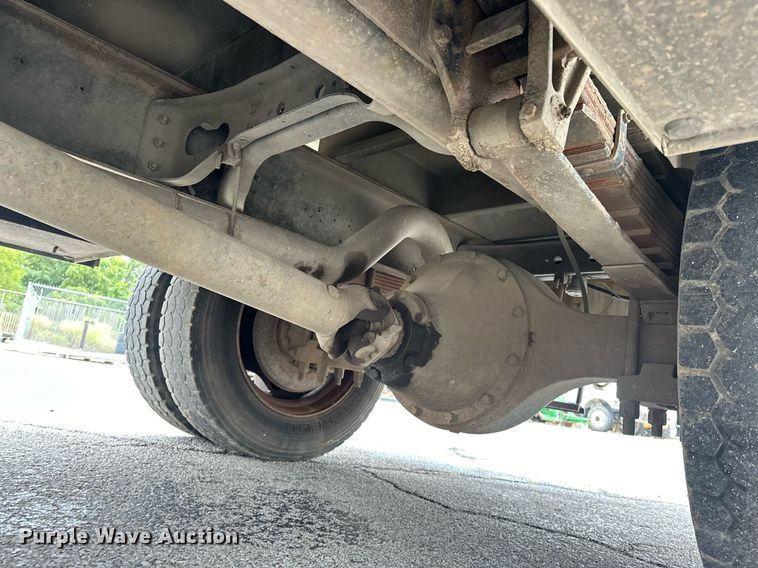 image for item EK0031 1996 International  4700 4X2 utility / service truck