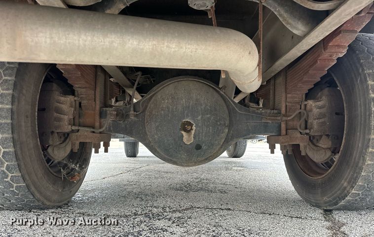 image for item EK0031 1996 International  4700 4X2 utility / service truck