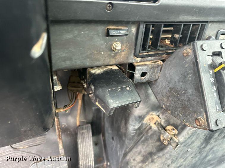 image for item EK0031 1996 International  4700 4X2 utility / service truck