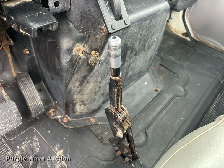 image for item EK0031 1996 International  4700 4X2 utility / service truck