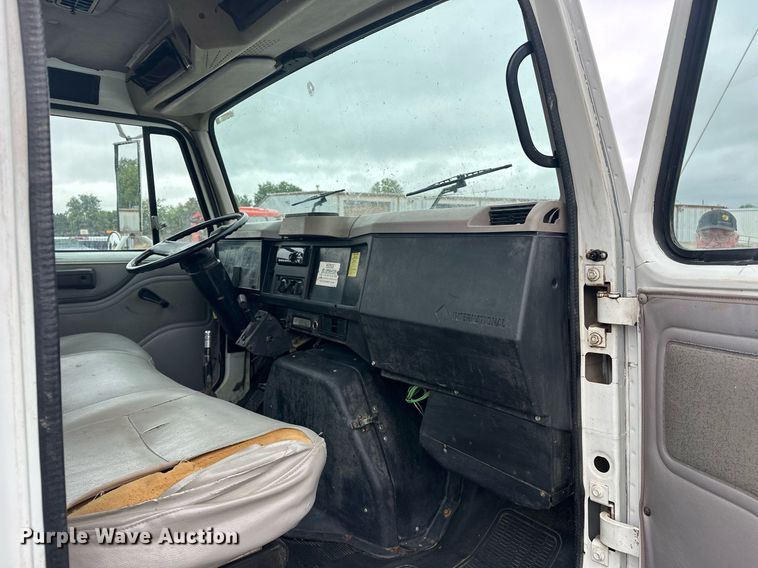 image for item EK0031 1996 International  4700 4X2 utility / service truck