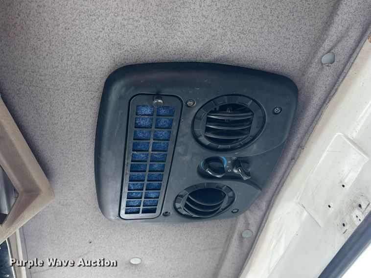 image for item EK0031 1996 International  4700 4X2 utility / service truck