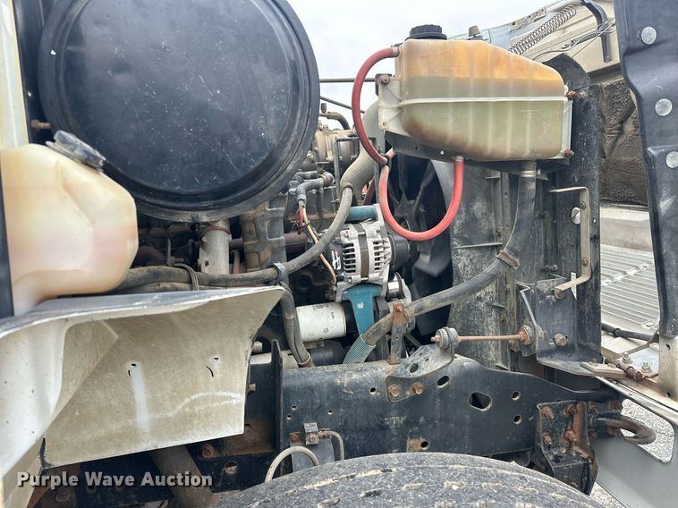 image for item EK0031 1996 International  4700 4X2 utility / service truck