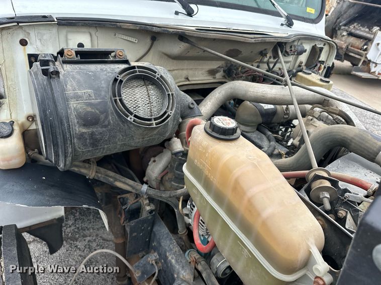 image for item EK0031 1996 International  4700 4X2 utility / service truck