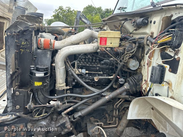 image for item EK0031 1996 International  4700 4X2 utility / service truck