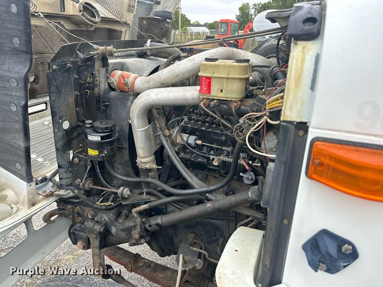 image for item EK0031 1996 International  4700 4X2 utility / service truck