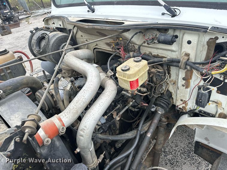 image for item EK0031 1996 International  4700 4X2 utility / service truck