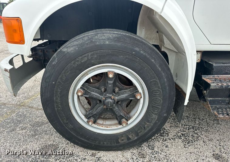 image for item EK0031 1996 International  4700 4X2 utility / service truck