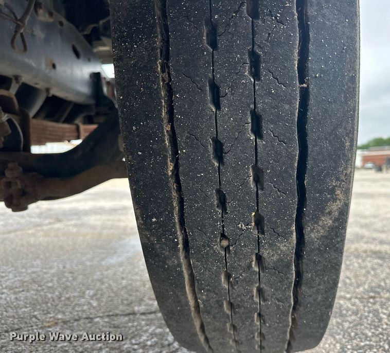 image for item EK0031 1996 International  4700 4X2 utility / service truck