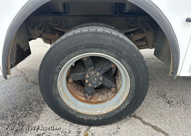 image for item EK0031 1996 International  4700 4X2 utility / service truck