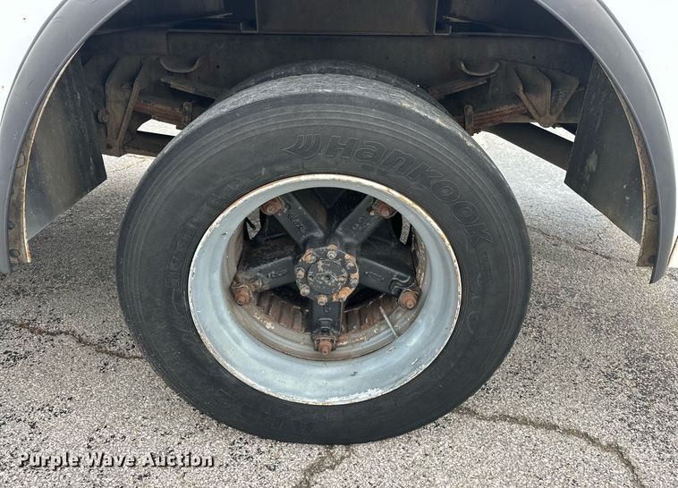 image for item EK0031 1996 International  4700 4X2 utility / service truck