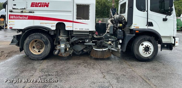 image for item EK0038 2016 AutoCar ACMD XPERT street sweeper truck