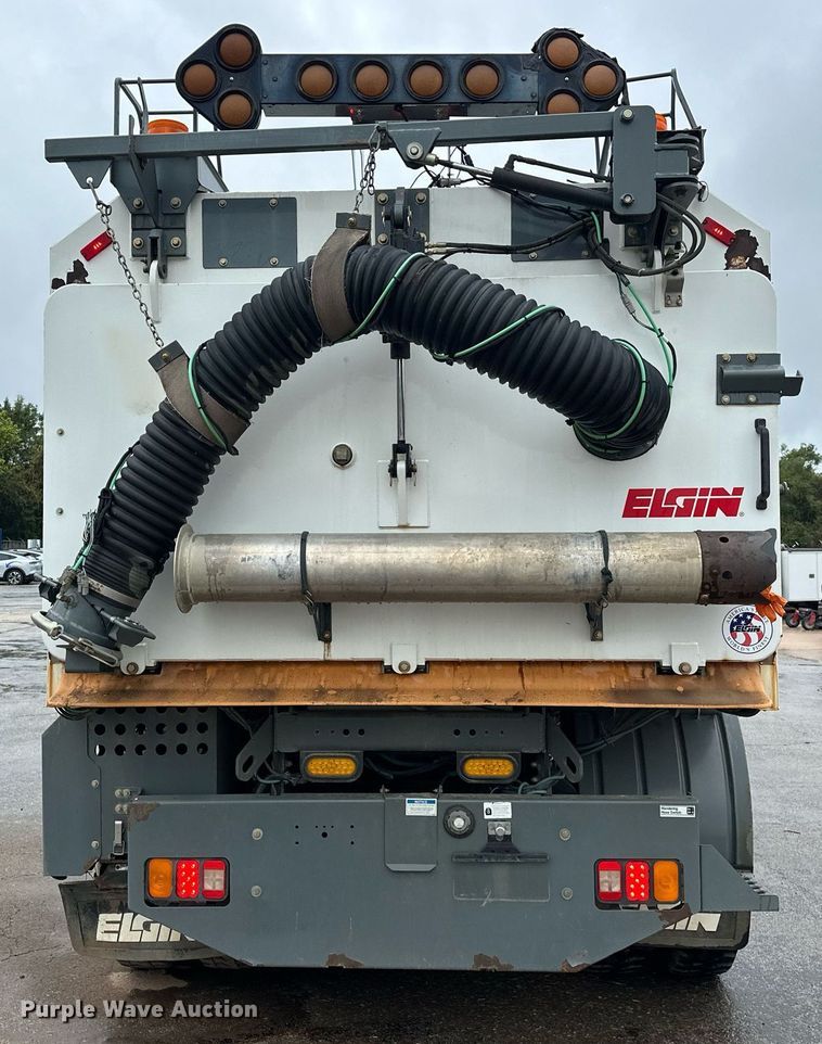 image for item EK0038 2016 AutoCar ACMD XPERT street sweeper truck