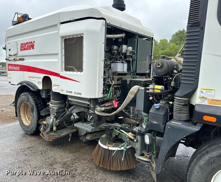 image for item EK0038 2016 AutoCar ACMD XPERT street sweeper truck