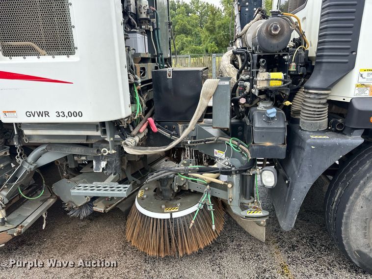 image for item EK0038 2016 AutoCar ACMD XPERT street sweeper truck