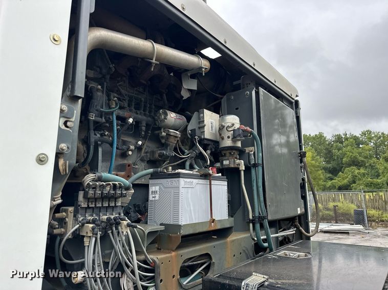 image for item EK0038 2016 AutoCar ACMD XPERT street sweeper truck