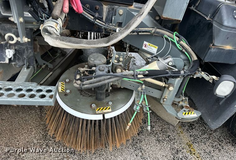 image for item EK0038 2016 AutoCar ACMD XPERT street sweeper truck