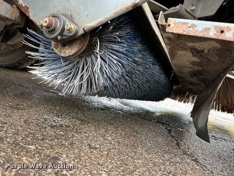 image for item EK0038 2016 AutoCar ACMD XPERT street sweeper truck