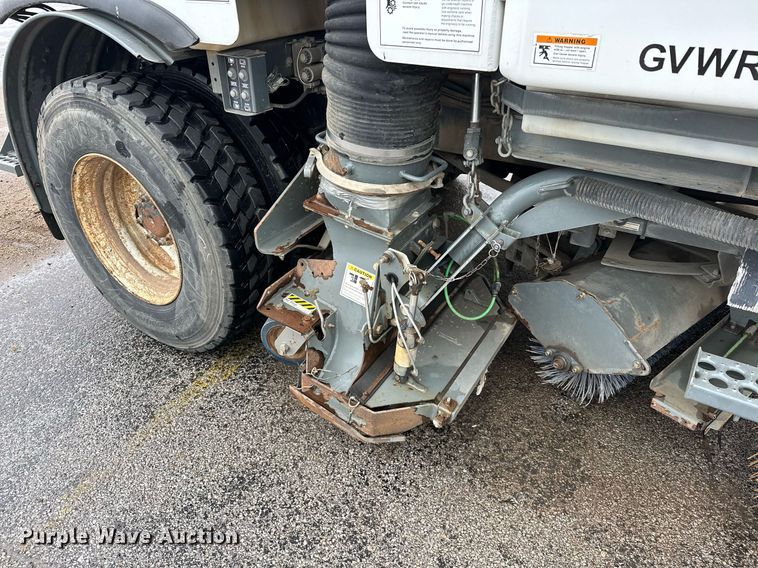 image for item EK0038 2016 AutoCar ACMD XPERT street sweeper truck