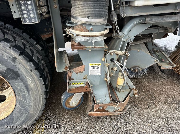 image for item EK0038 2016 AutoCar ACMD XPERT street sweeper truck