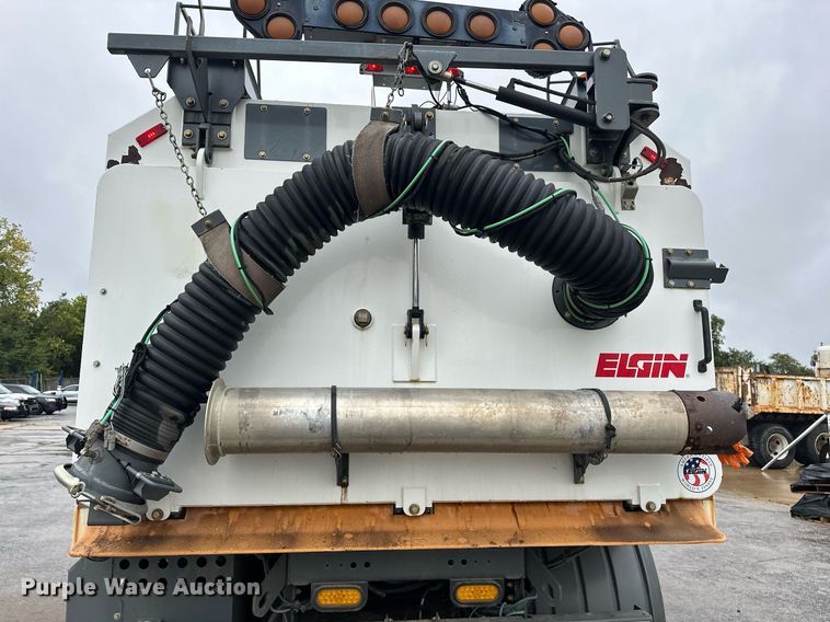 image for item EK0038 2016 AutoCar ACMD XPERT street sweeper truck