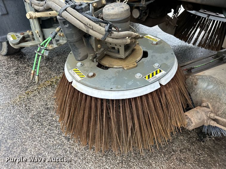 image for item EK0038 2016 AutoCar ACMD XPERT street sweeper truck