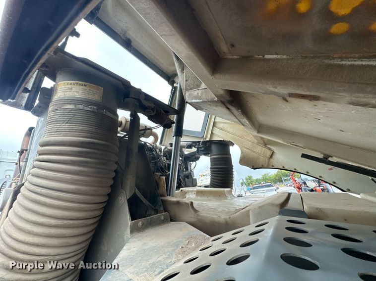 image for item EK0038 2016 AutoCar ACMD XPERT street sweeper truck