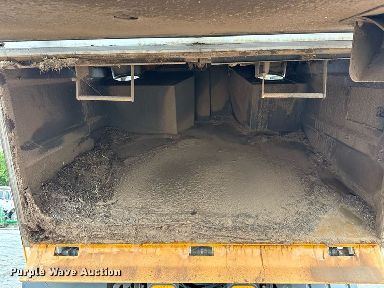 image for item EK0038 2016 AutoCar ACMD XPERT street sweeper truck