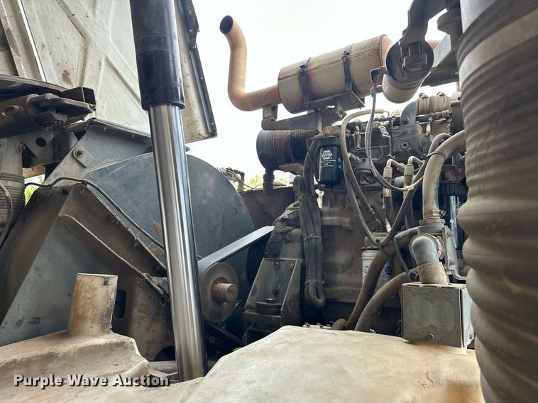 image for item EK0038 2016 AutoCar ACMD XPERT street sweeper truck