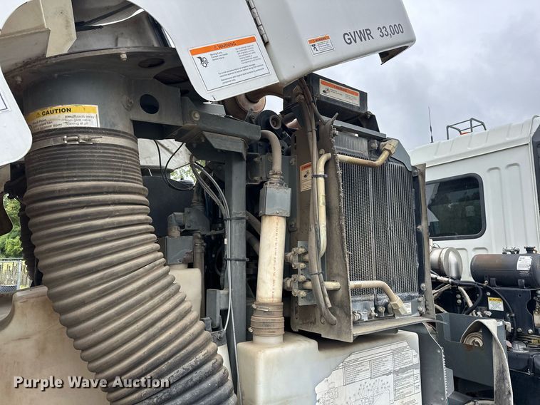 image for item EK0038 2016 AutoCar ACMD XPERT street sweeper truck