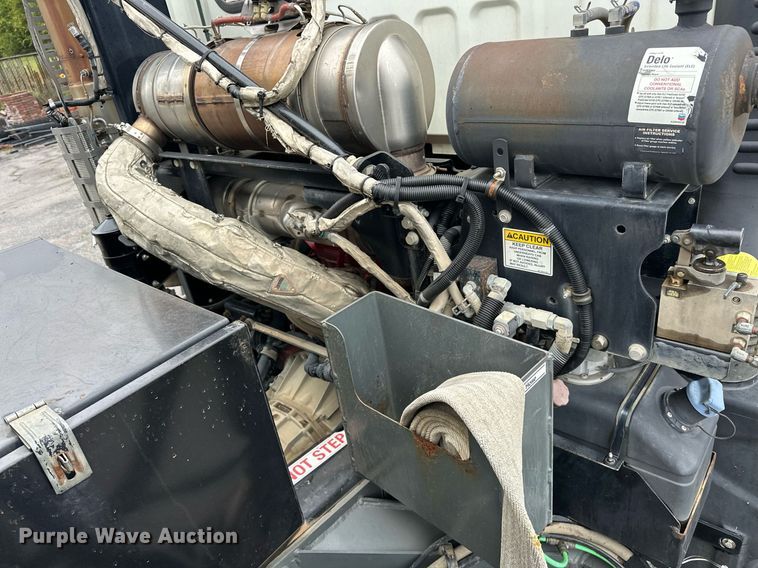 image for item EK0038 2016 AutoCar ACMD XPERT street sweeper truck