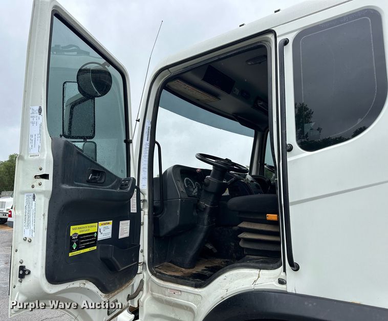 image for item EK0038 2016 AutoCar ACMD XPERT street sweeper truck