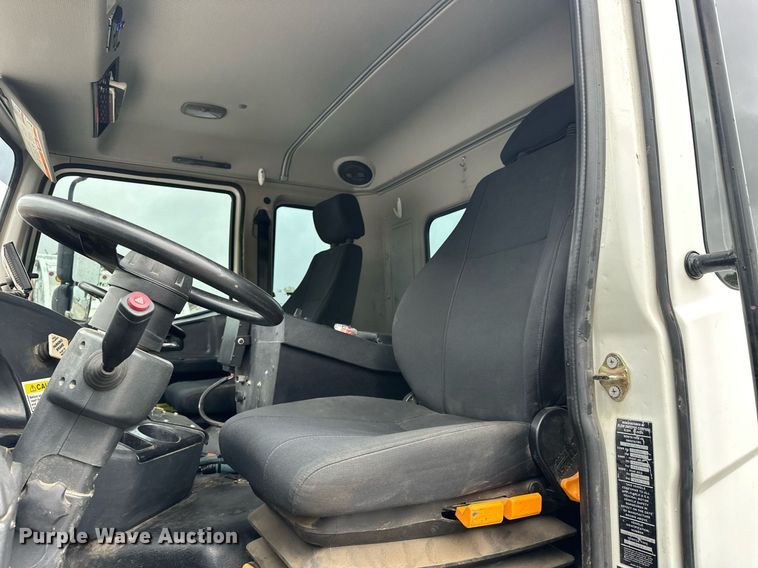 image for item EK0038 2016 AutoCar ACMD XPERT street sweeper truck