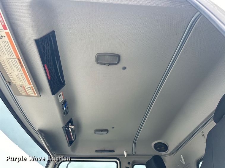 image for item EK0038 2016 AutoCar ACMD XPERT street sweeper truck