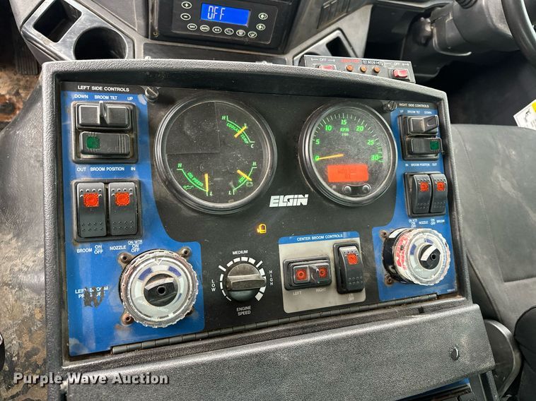 image for item EK0038 2016 AutoCar ACMD XPERT street sweeper truck