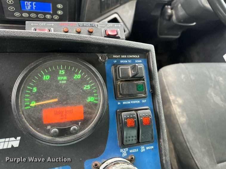 image for item EK0038 2016 AutoCar ACMD XPERT street sweeper truck