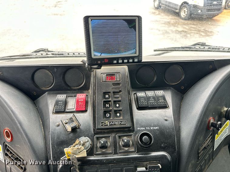 image for item EK0038 2016 AutoCar ACMD XPERT street sweeper truck