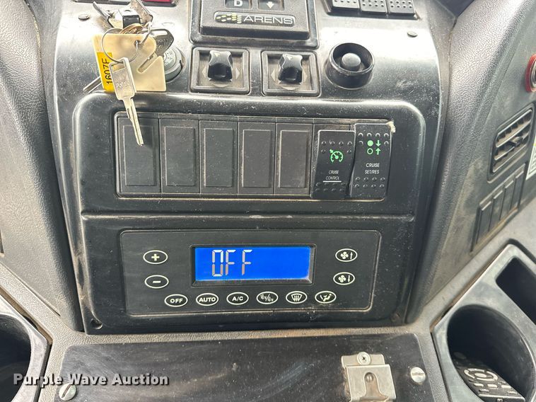 image for item EK0038 2016 AutoCar ACMD XPERT street sweeper truck