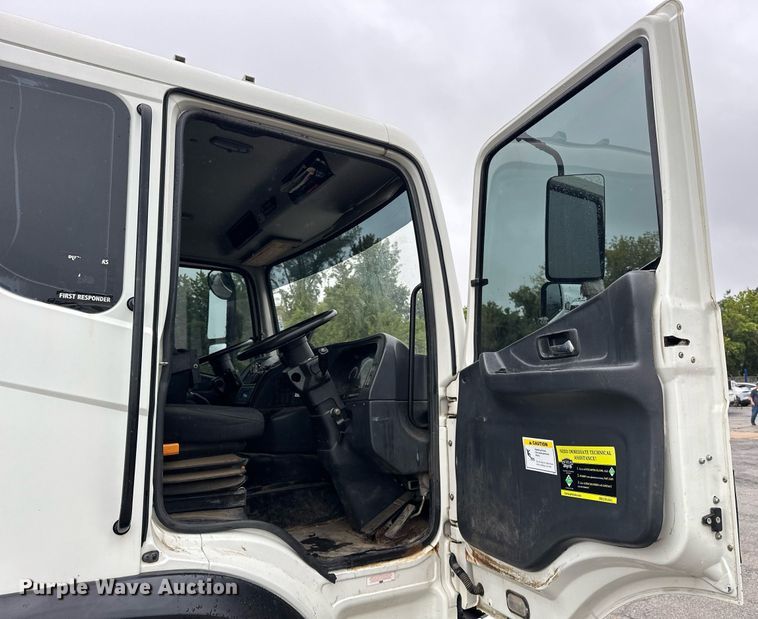 image for item EK0038 2016 AutoCar ACMD XPERT street sweeper truck