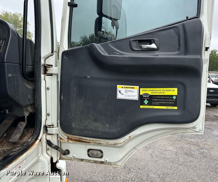 image for item EK0038 2016 AutoCar ACMD XPERT street sweeper truck