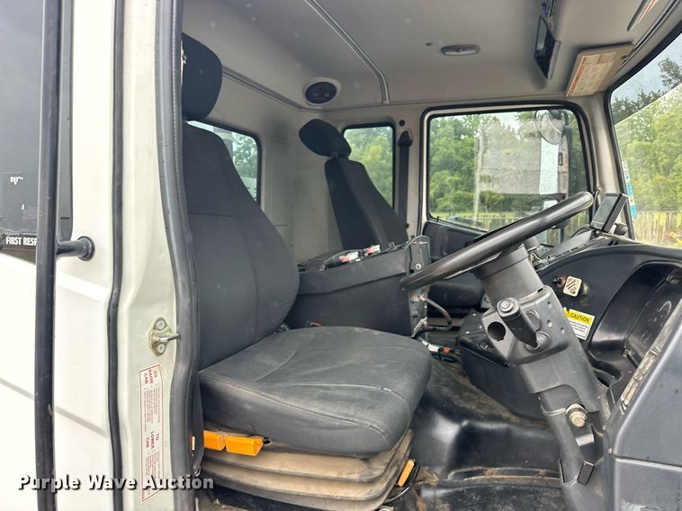 image for item EK0038 2016 AutoCar ACMD XPERT street sweeper truck